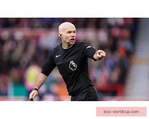 中村俊辅赛前获蒂尔尼热情迎接 中村俊辅赛前获蒂尔尼热情迎接